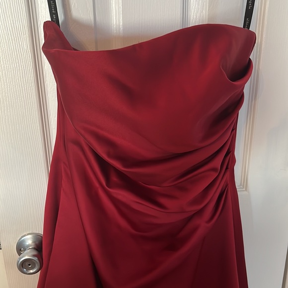 Alfred Angelo beautiful strapless red evening dress - Picture 2 of 6